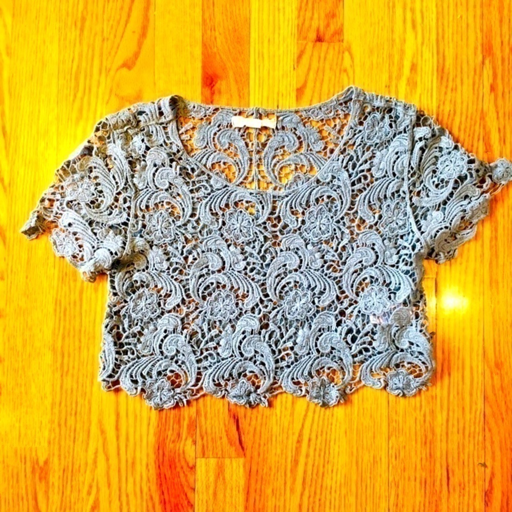 Forever 21 Ladies Crop Top Guipure Lace Size S/P​
